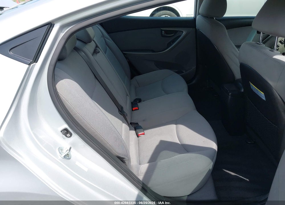 2013 HYUNDAI ELANTRA VIN: KMHDH4AE3DU739854