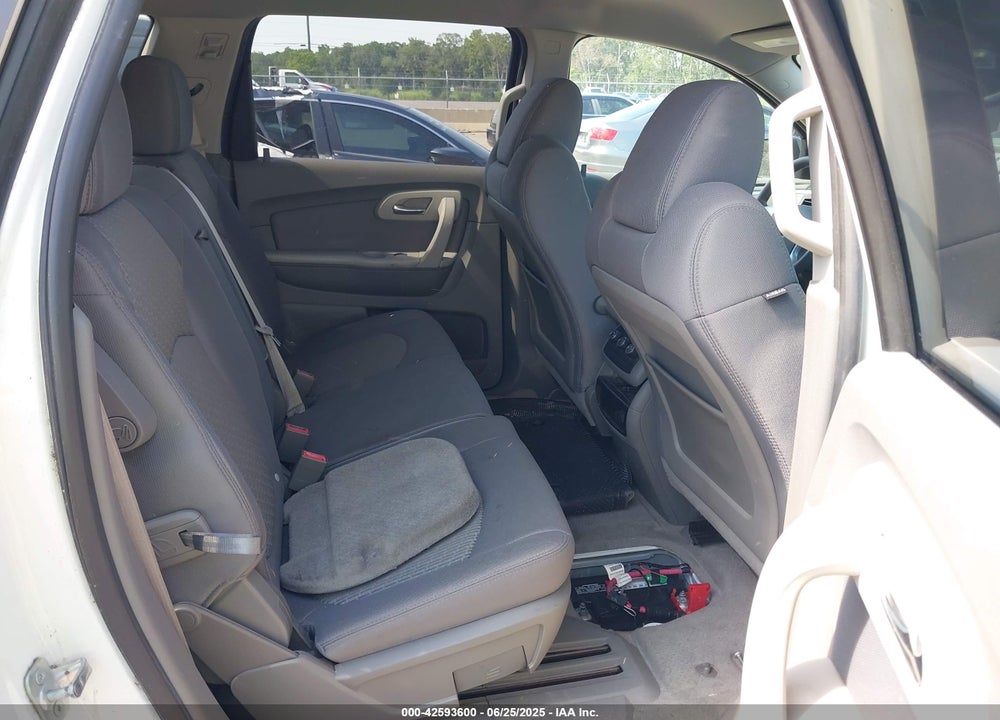 2011 CHEVROLET TRAVERSE VIN: 1GNKREED4BJ110402