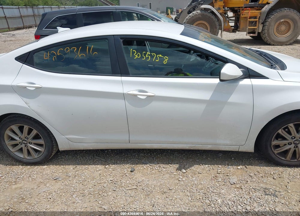 2016 HYUNDAI ELANTRA VIN: 5NPDH4AE8GH669478