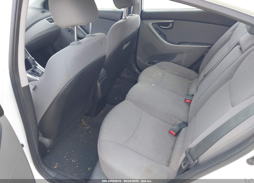 2016 HYUNDAI ELANTRA VIN: 5NPDH4AE8GH669478