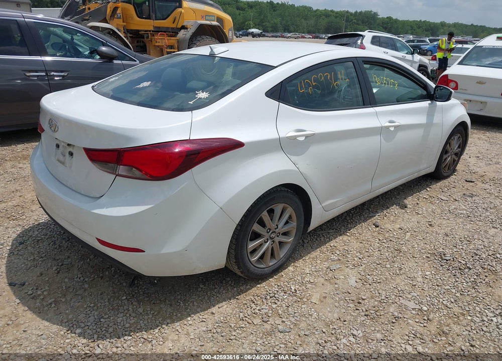 2016 HYUNDAI ELANTRA VIN: 5NPDH4AE8GH669478