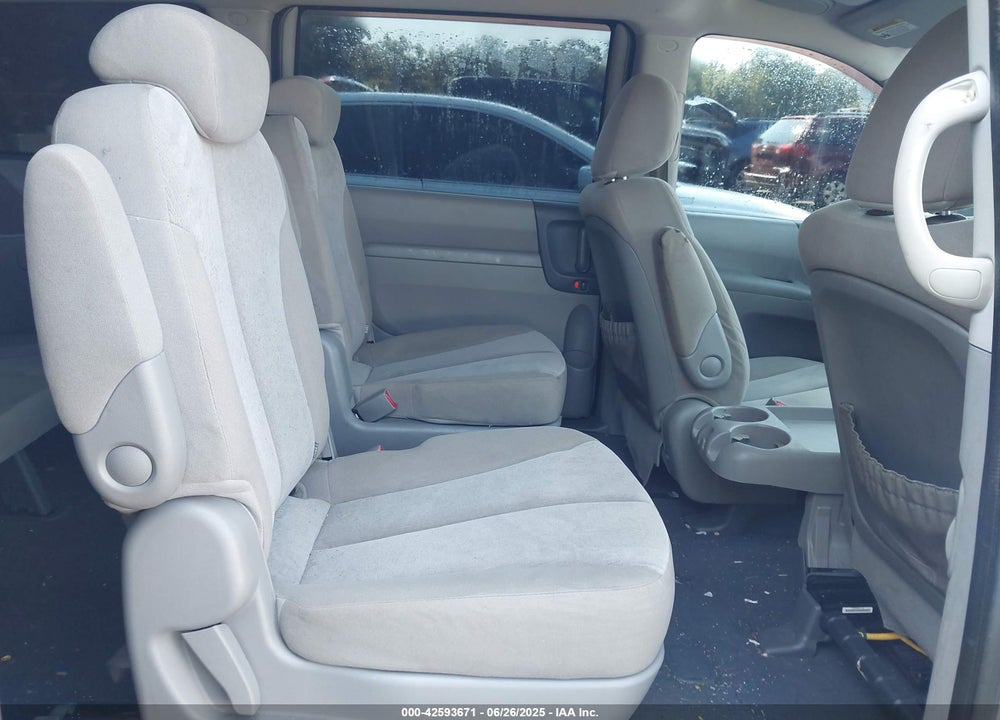 2010 KIA SEDONA VIN: KNDMG4C37A6340352