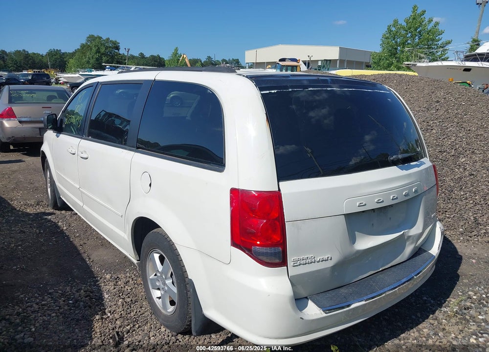 2011 DODGE GRAND CARAVAN VIN: 2D4RN3DG3BR639843