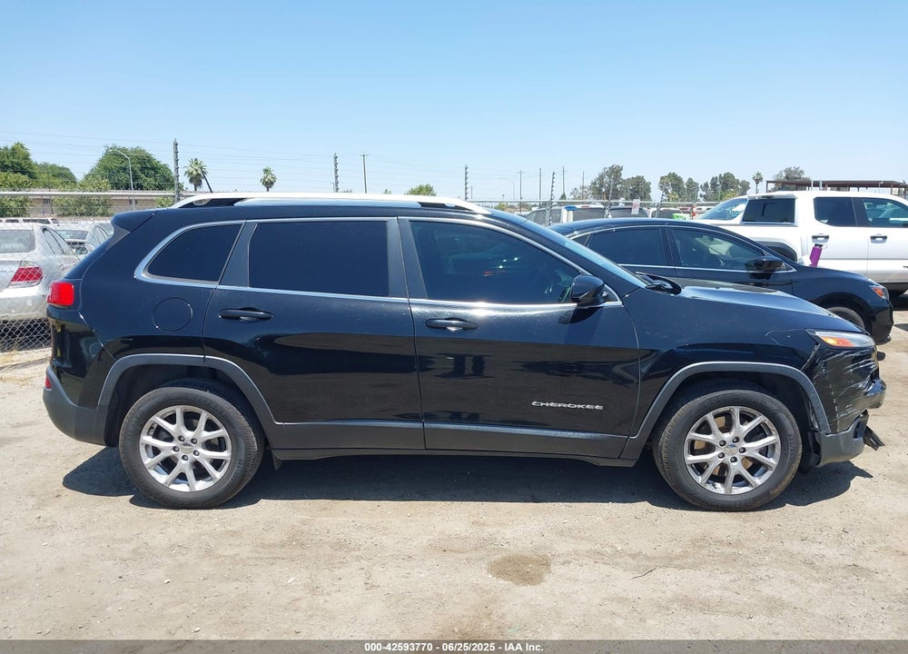 2018 JEEP CHEROKEE LATITUDE FWD VIN: 1C4PJLCB5JD503737