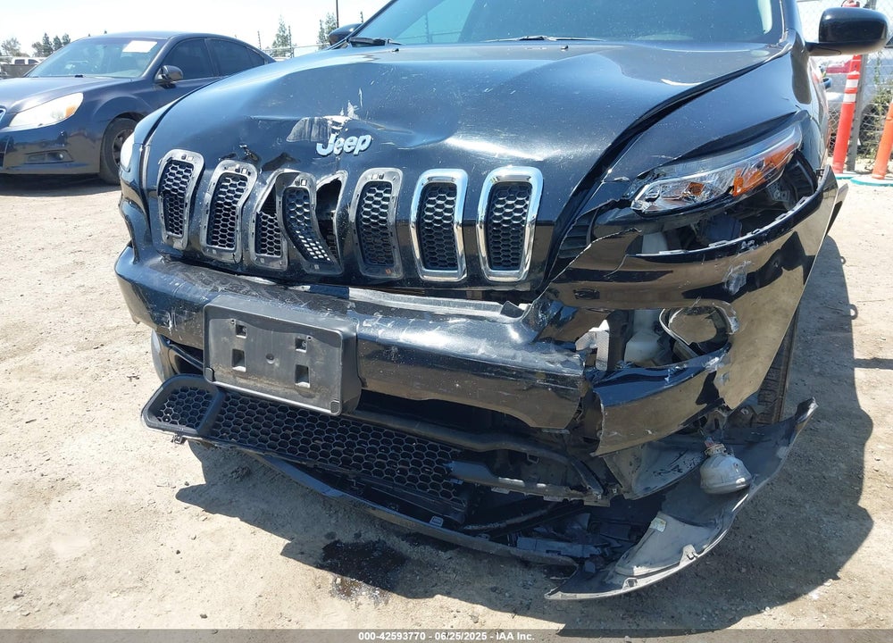 2018 JEEP CHEROKEE LATITUDE FWD VIN: 1C4PJLCB5JD503737