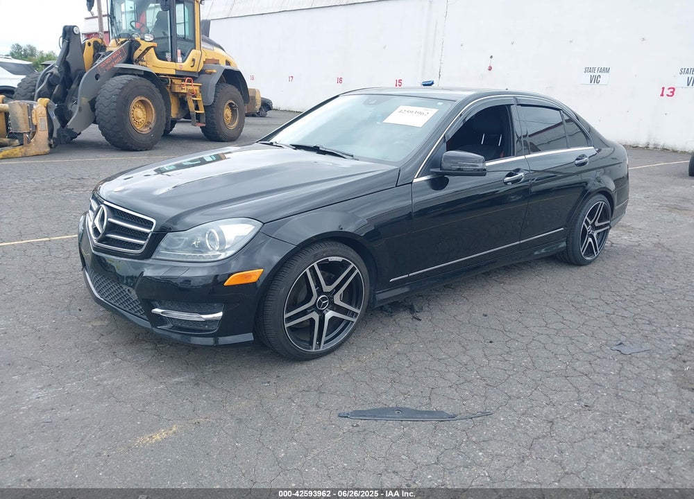 2013 MERCEDES-BENZ C 250 LUXURY/SPORT VIN: WDDGF4HB4DA827595