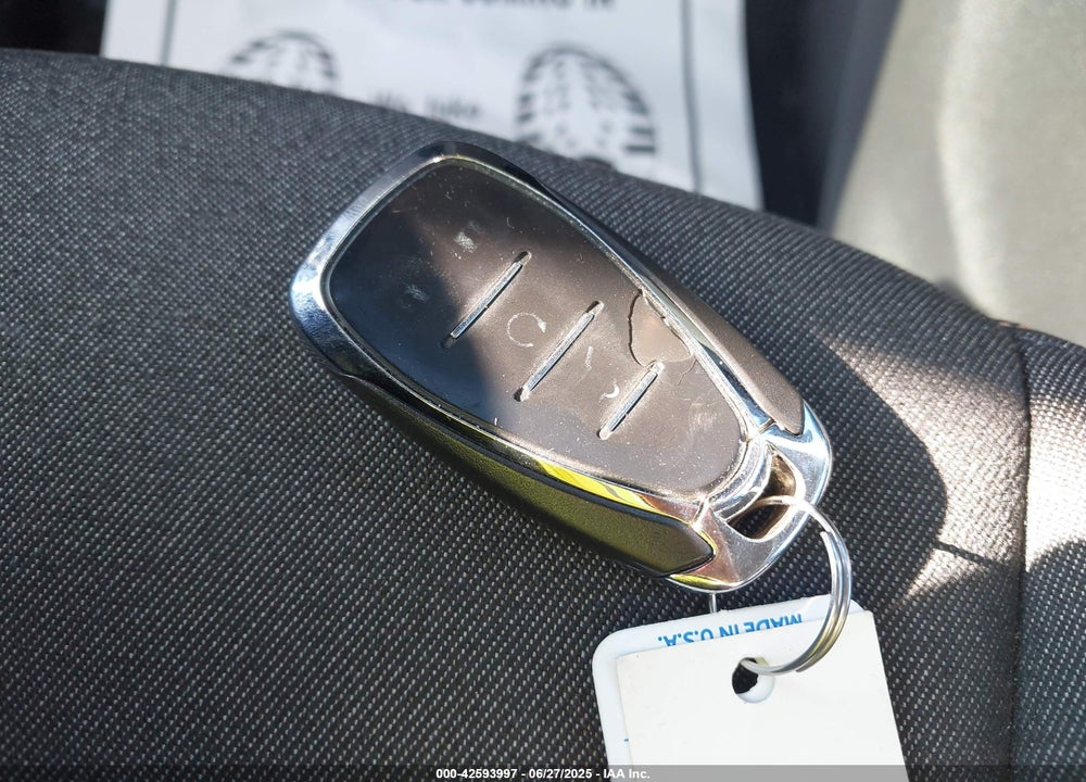 2019 CHEVROLET EQUINOX VIN: 2GNAXUEV3K6170477