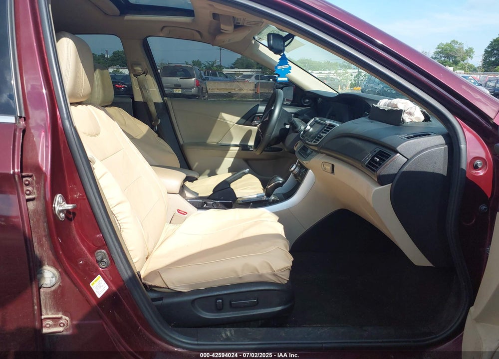 2015 HONDA ACCORD VIN: 1HGCR3F86FA023143