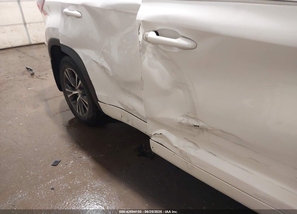 2016 TOYOTA HIGHLANDER VIN: 5TDJKRFH4GS270288