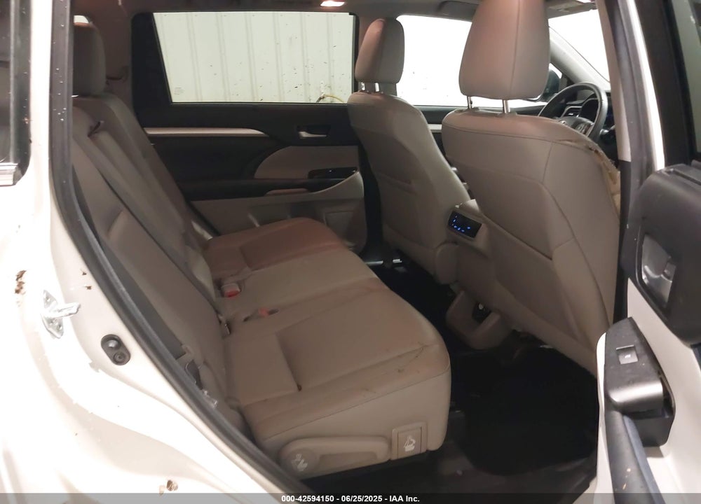 2016 TOYOTA HIGHLANDER VIN: 5TDJKRFH4GS270288