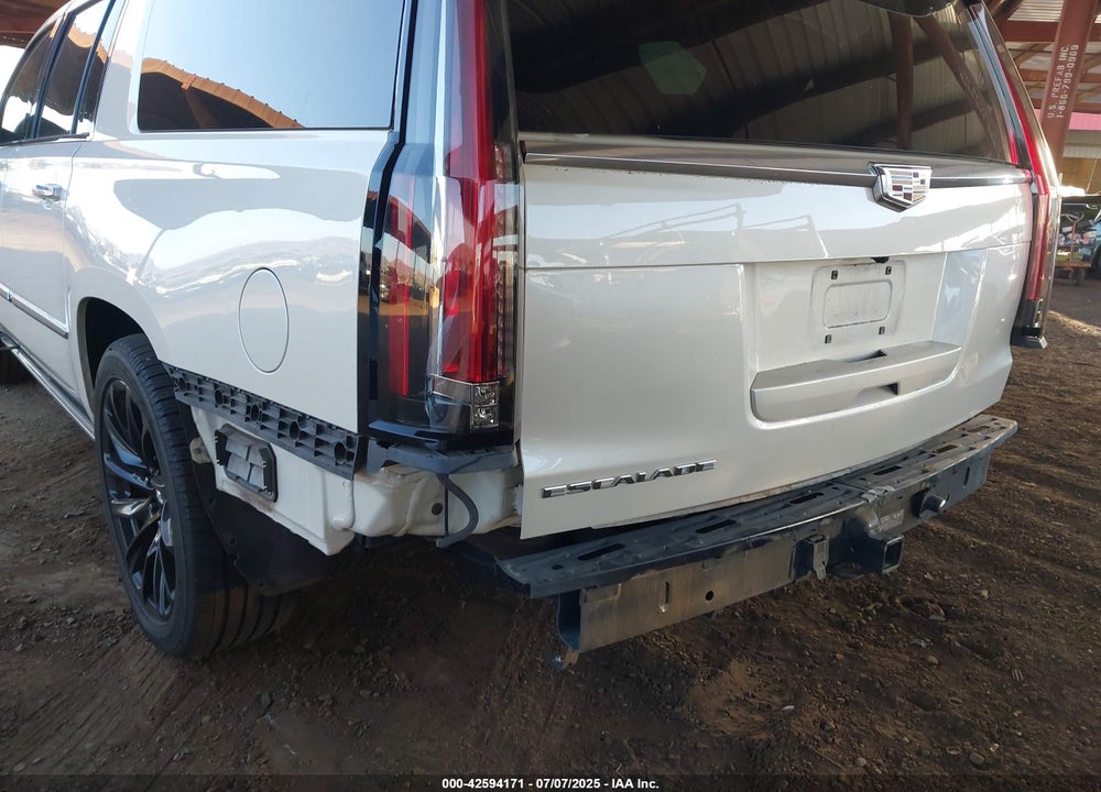 2015 CADILLAC ESCALADE ESV VIN: 1GYS4TKJ7FR689053