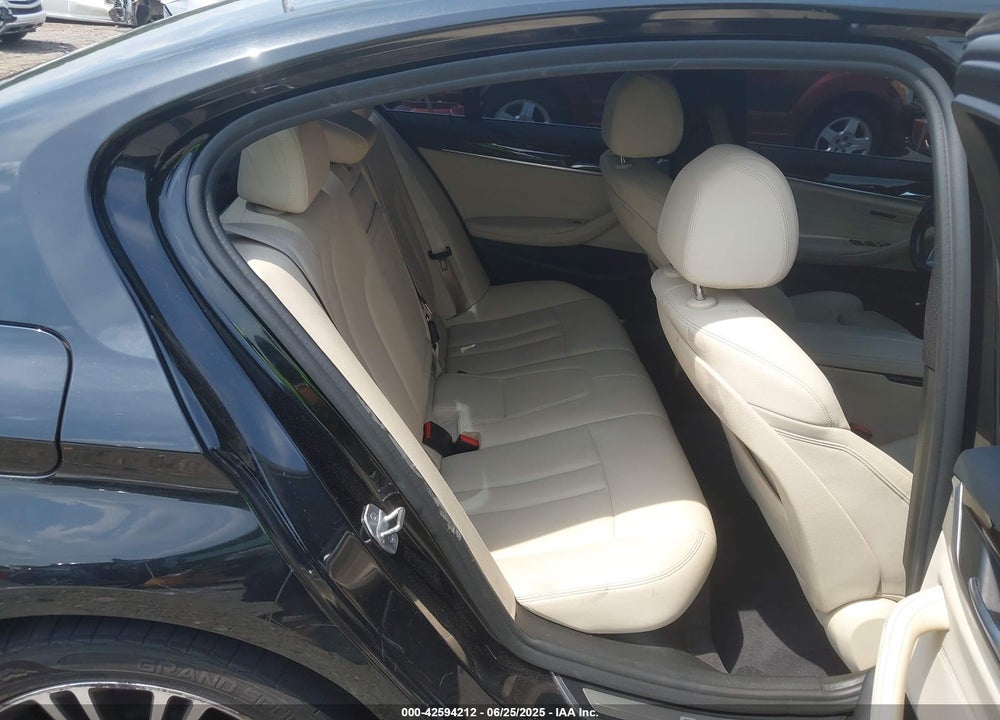 2019 BMW 5 SERIES VIN: WBAJA7C57KWW37675