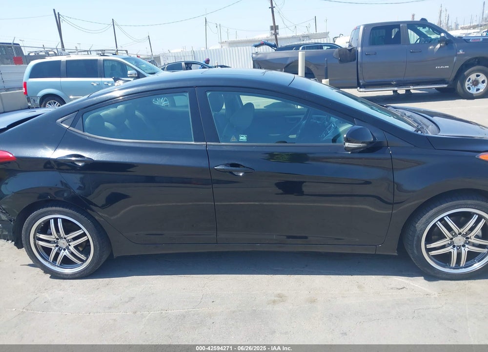 2013 HYUNDAI ELANTRA VIN: KMHDH4AE2DU008400