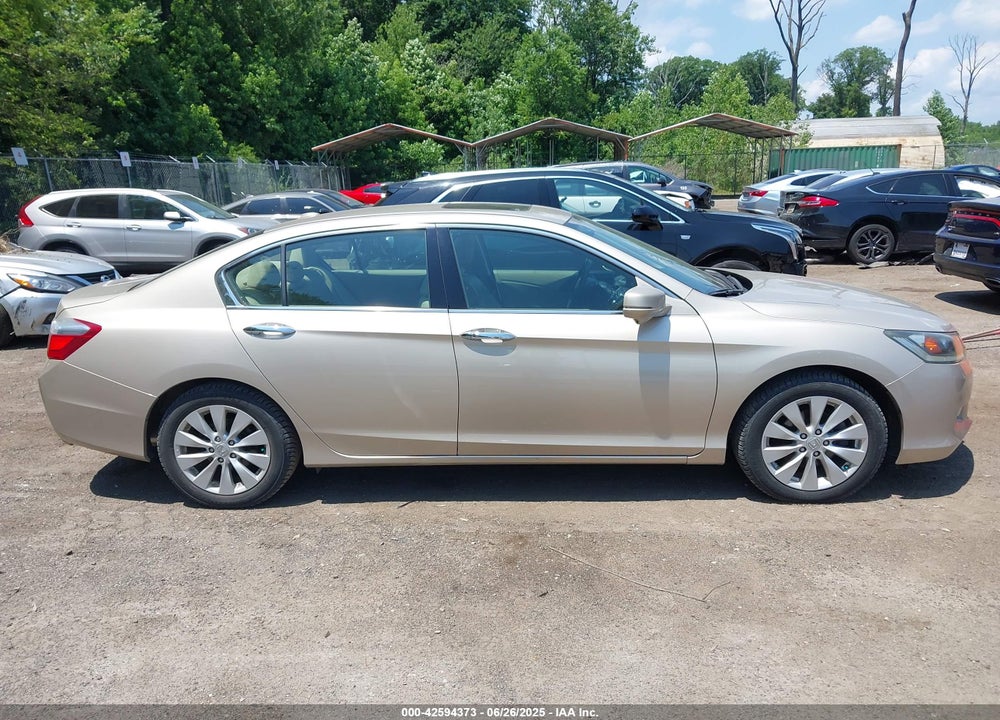 2014 HONDA ACCORD VIN: 1HGCR3F8XEA013116