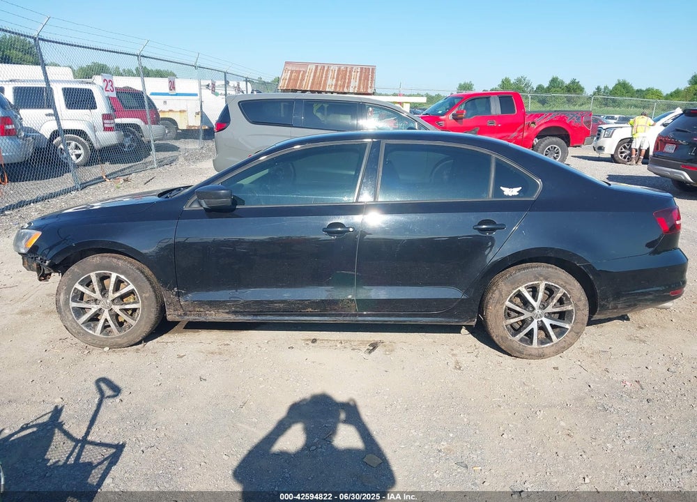 2016 VOLKSWAGEN JETTA VIN: 3VWD67AJ7GM295375