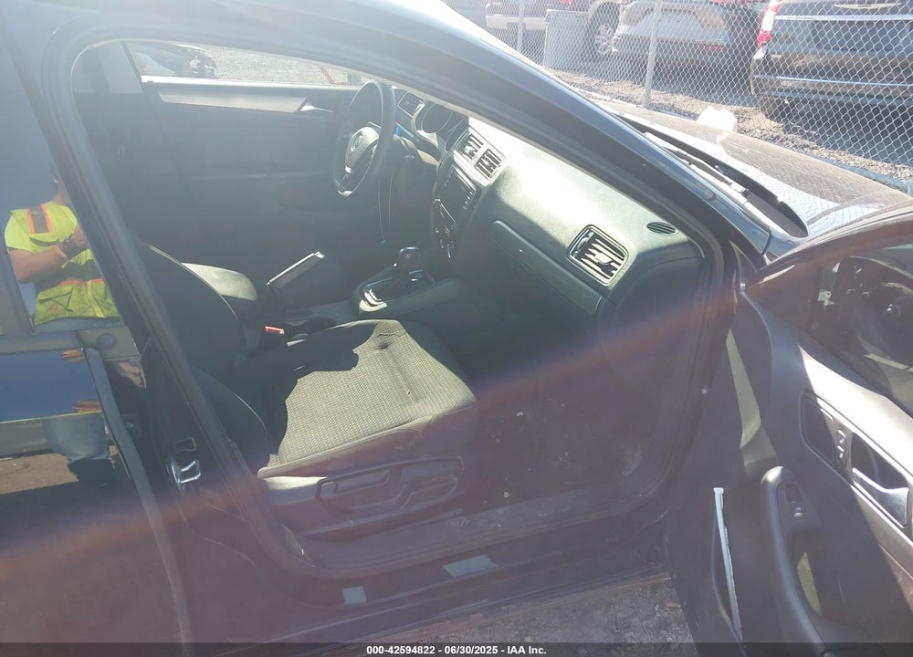 2016 VOLKSWAGEN JETTA VIN: 3VWD67AJ7GM295375
