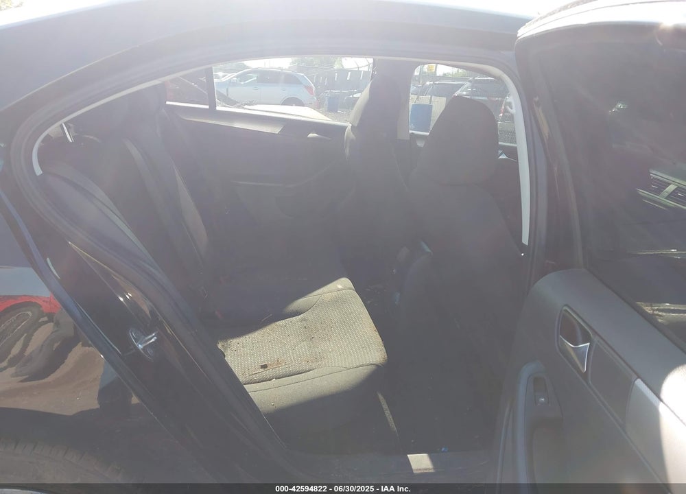 2016 VOLKSWAGEN JETTA VIN: 3VWD67AJ7GM295375