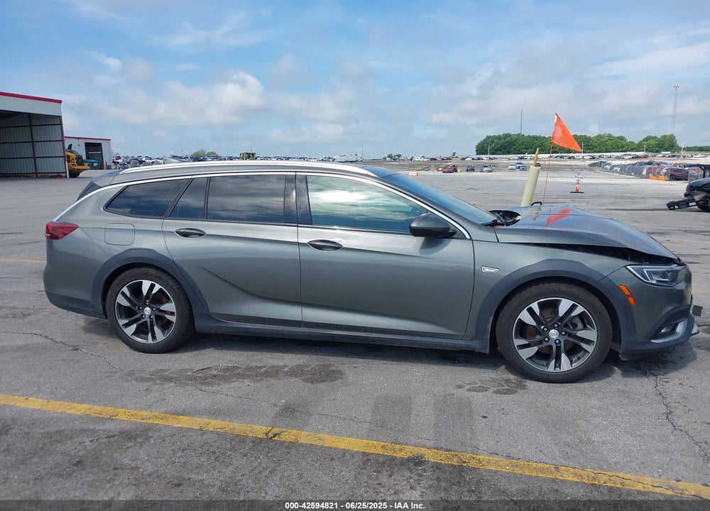 2018 BUICK REGAL TOURX VIN: W04GV8SX1J1090788