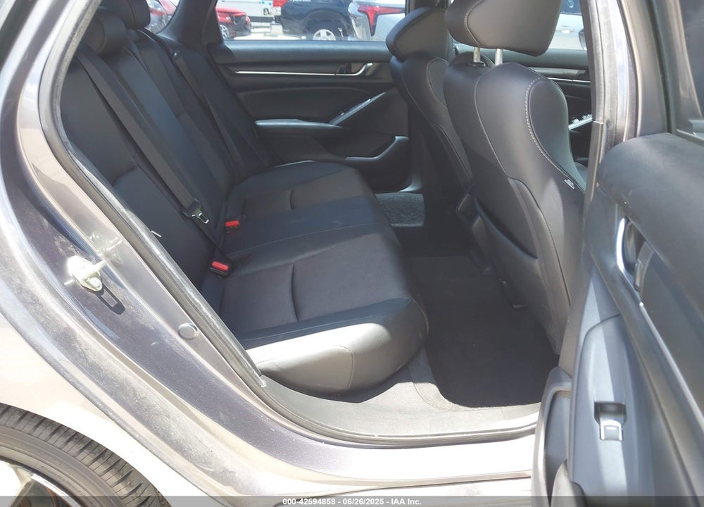 2019 HONDA ACCORD VIN: 1HGCV1F30KA156270