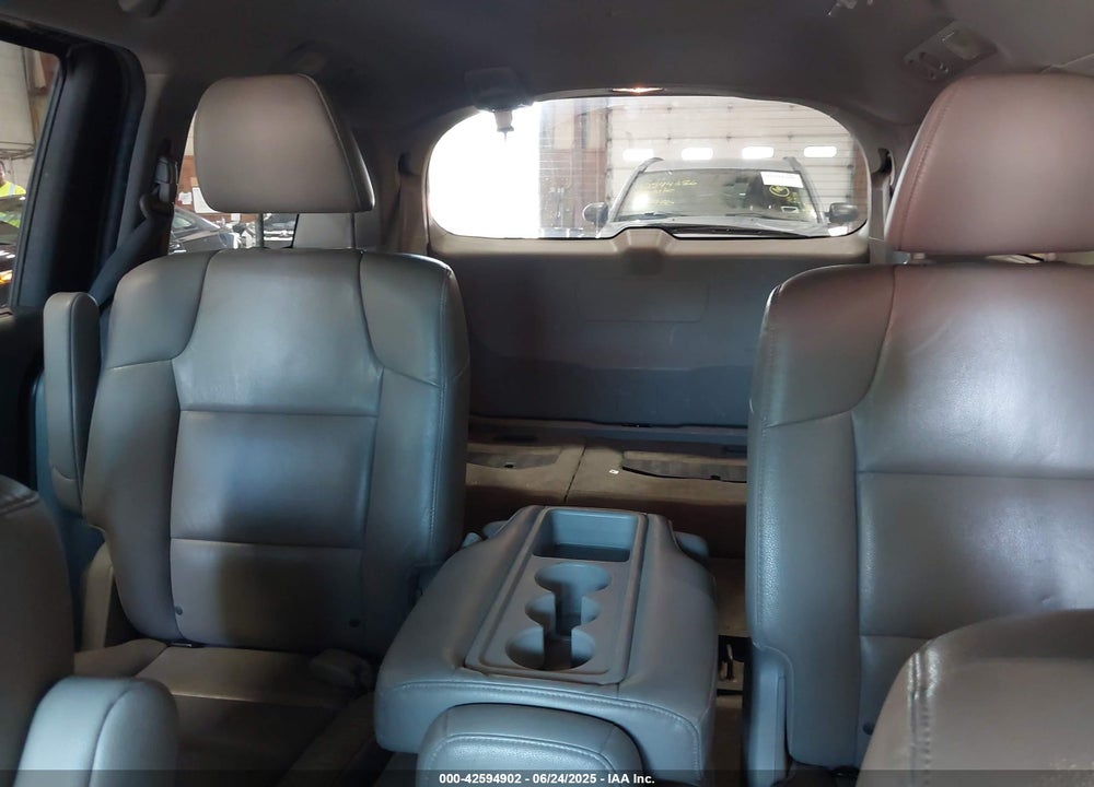 2011 HONDA ODYSSEY EX-L VIN: 5FNRL5H65BB051888