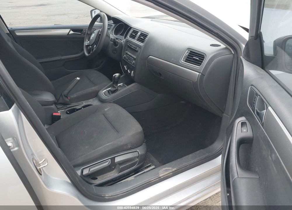 2015 VOLKSWAGEN JETTA VIN: 3VWD17AJ3FM324044