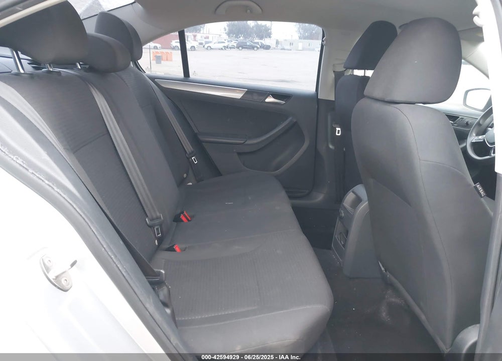 2015 VOLKSWAGEN JETTA VIN: 3VWD17AJ3FM324044