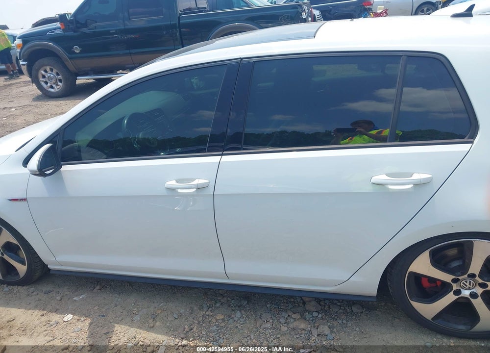 2017 VOLKSWAGEN GOLF VIN: 3VW547AU1HM054806