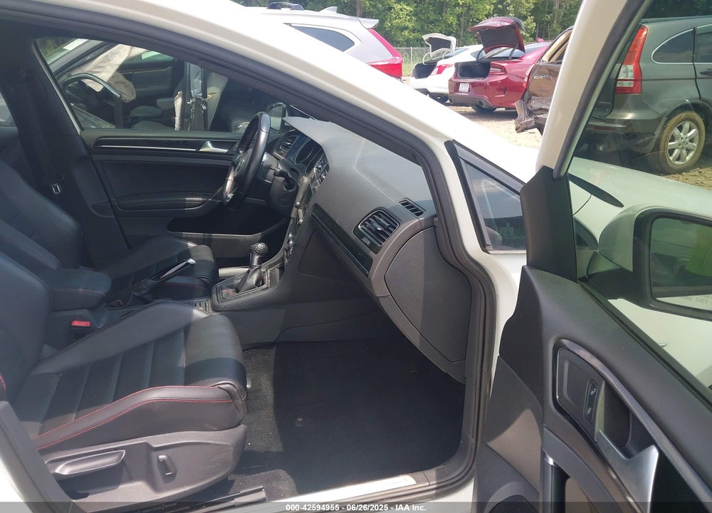2017 VOLKSWAGEN GOLF VIN: 3VW547AU1HM054806