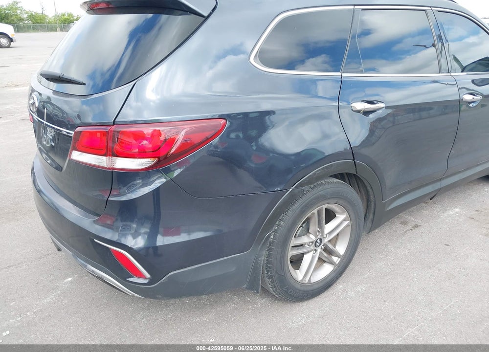 2017 HYUNDAI SANTA FE VIN: KM8SN4HF5HU205582
