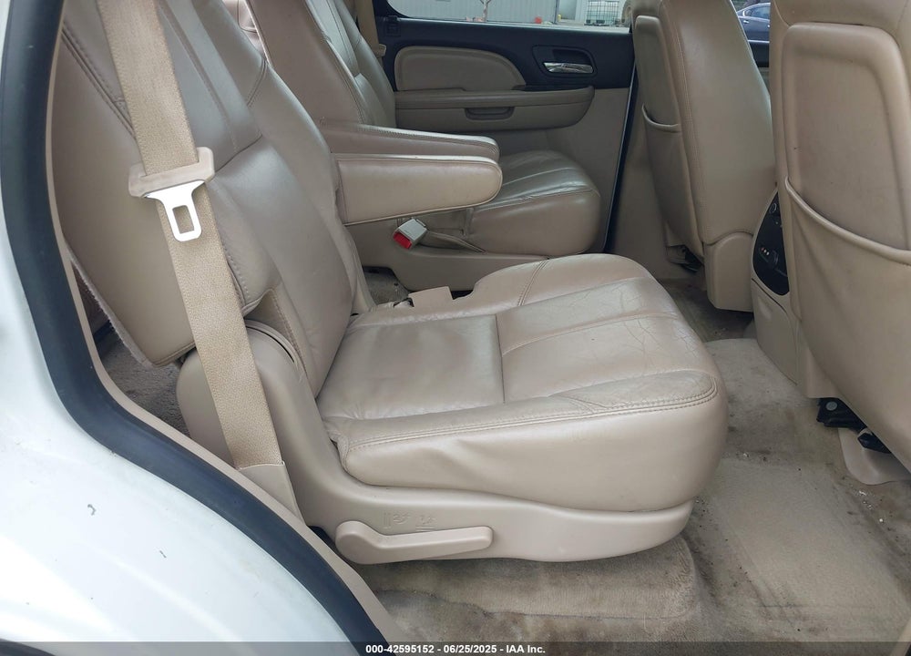 2007 GMC YUKON VIN: 1GKFK63827J352773