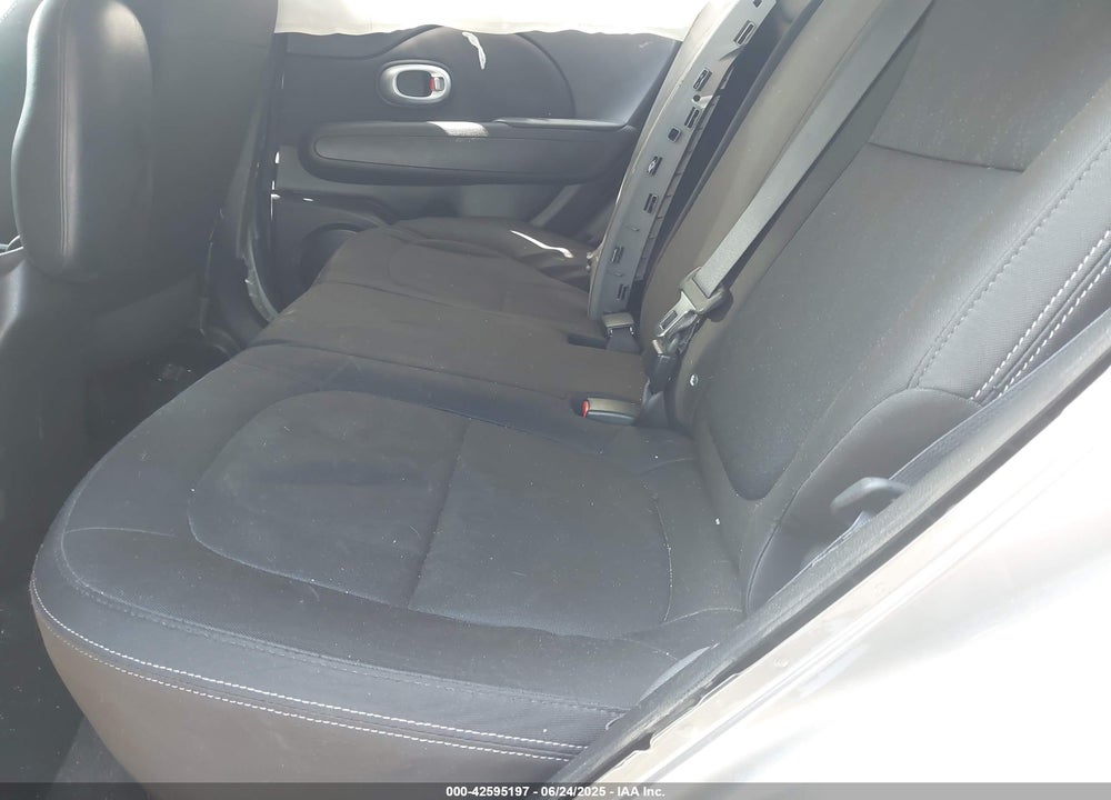 2015 KIA SOUL VIN: KNDJN2A27F7189229