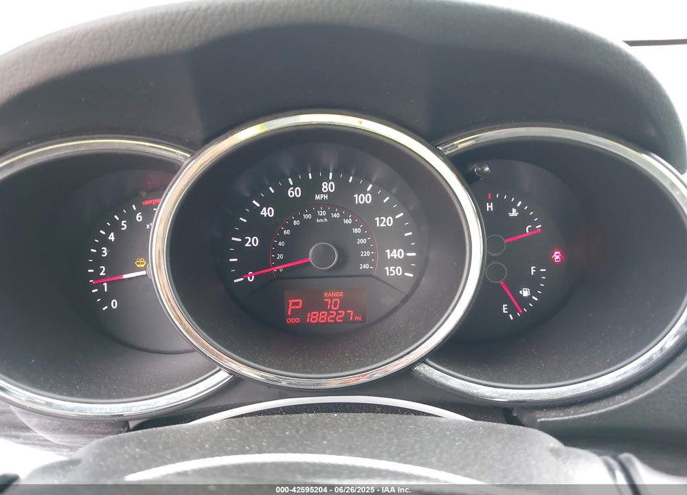 2013 KIA SORENTO VIN: 5XYKT3A61DG414361