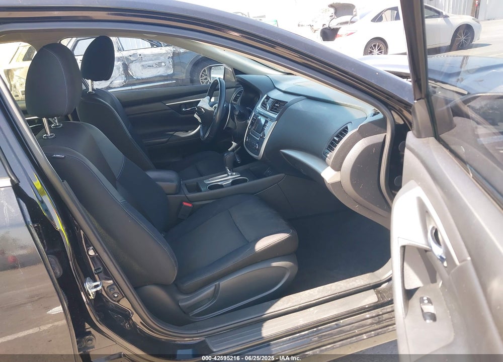 2017 NISSAN ALTIMA VIN: 1N4AL3AP1HN359323