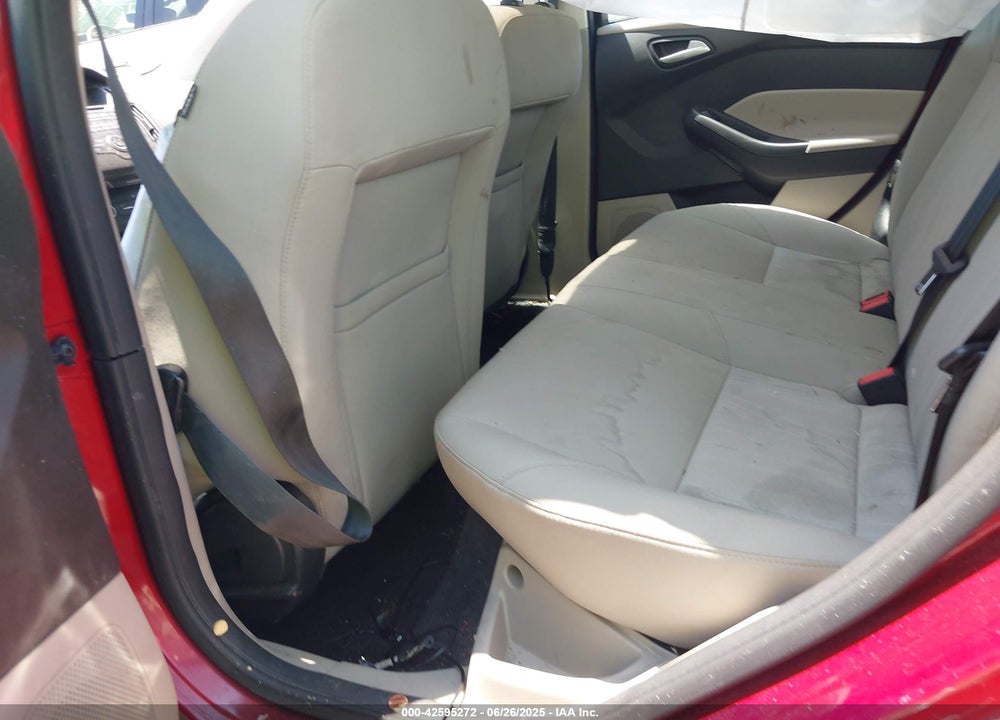 2016 FORD FOCUS VIN: 1FADP3F22GL207298