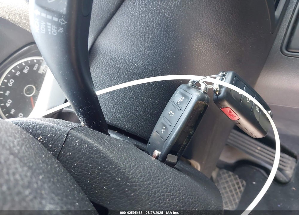 2013 VOLKSWAGEN TIGUAN S VIN: WVGAV3AX3DW605826