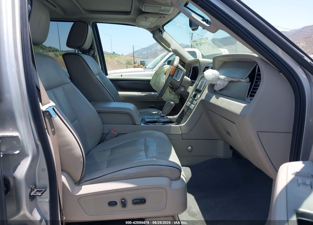 2007 LINCOLN NAVIGATOR VIN: 5LMFU27587LJ06628