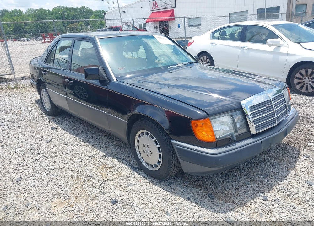 1990 MERCEDES-BENZ 300 E VIN: WDBEA30DXLB268200