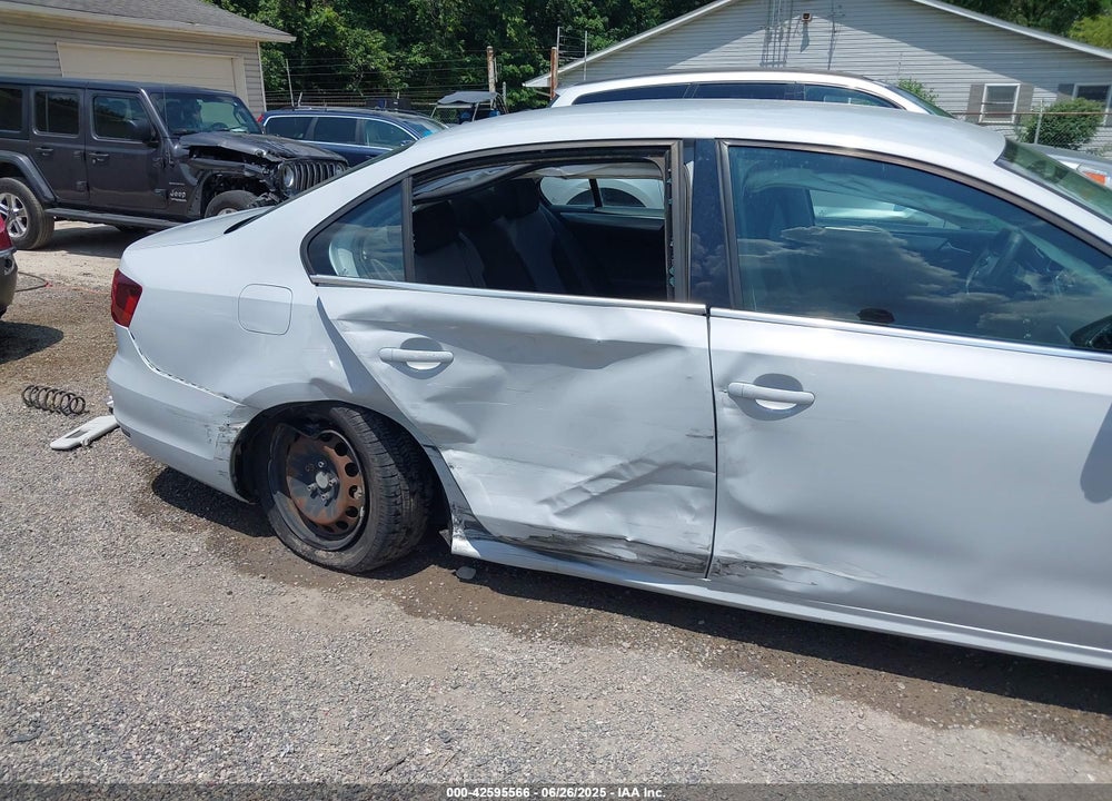 2017 VOLKSWAGEN JETTA VIN: 3VW2B7AJ8HM242804
