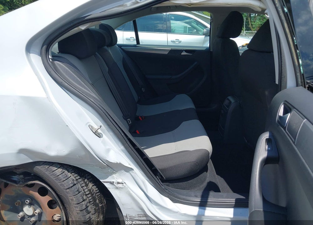 2017 VOLKSWAGEN JETTA VIN: 3VW2B7AJ8HM242804