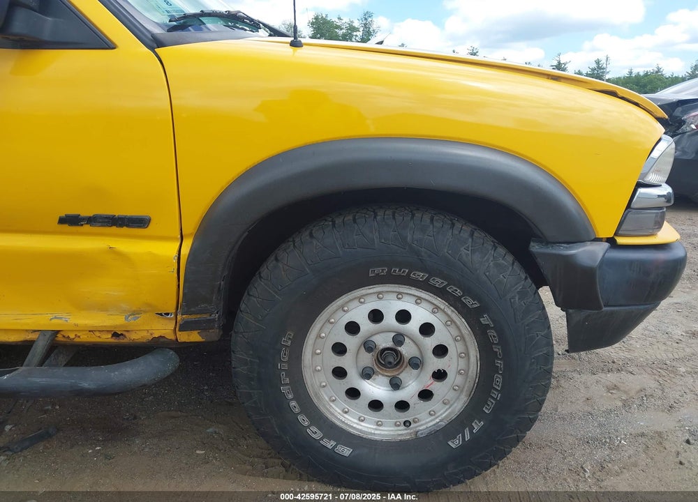 2002 CHEVROLET S-10 LS VIN: 1GCDT13W32K239841