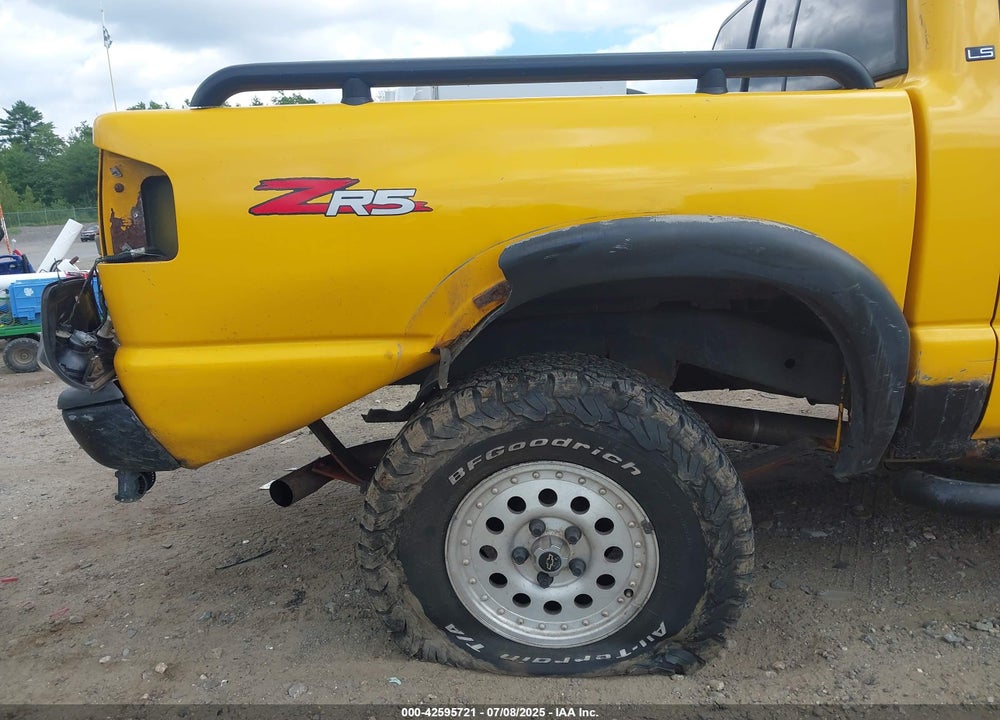 2002 CHEVROLET S-10 LS VIN: 1GCDT13W32K239841