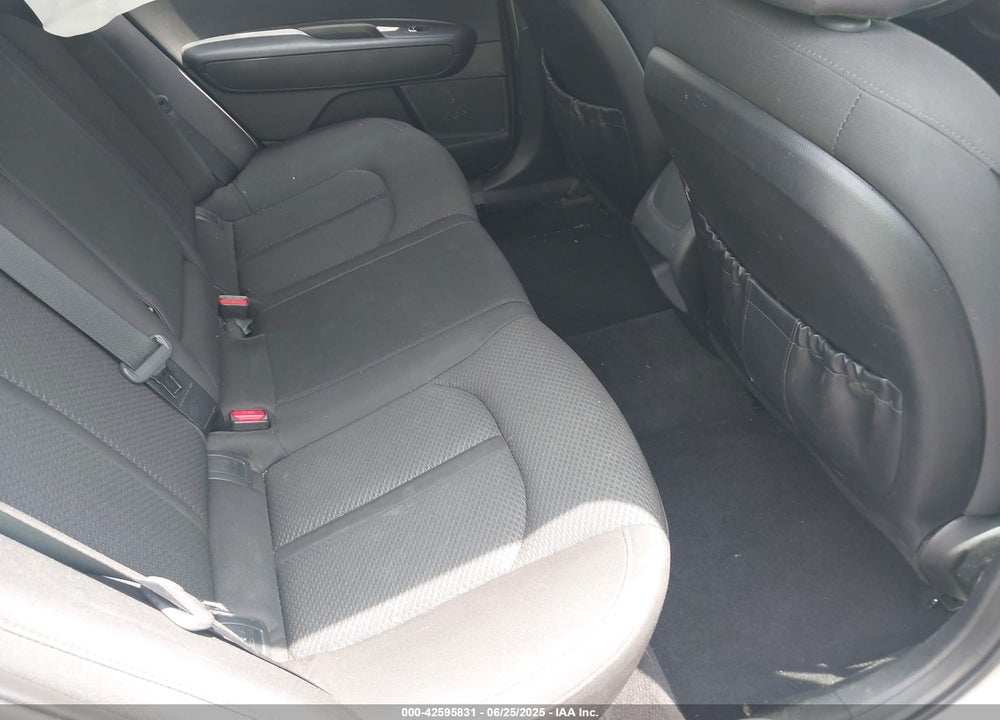 2016 KIA OPTIMA VIN: 5XXGT4L3XGG044065
