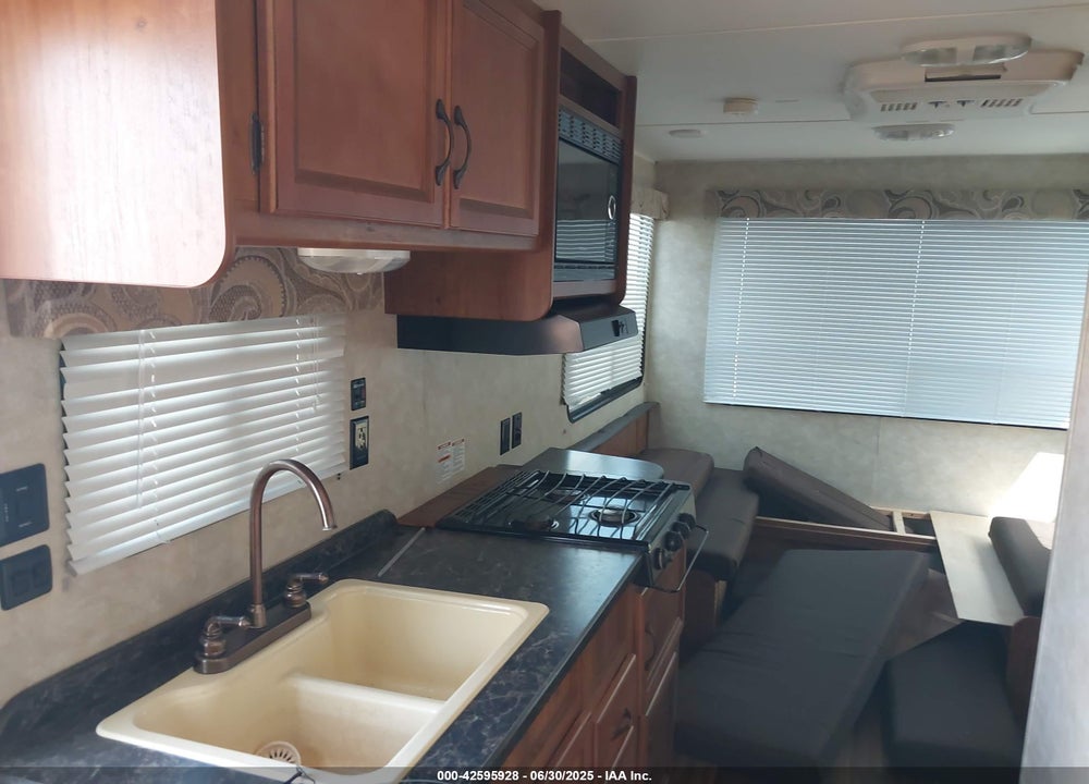 2016 GULFSTREAM TRAVEL TRAILER VIN: 1NL1GTJ2XG1120940