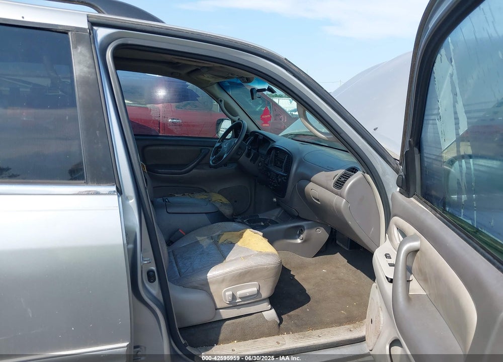 2002 TOYOTA SEQUOIA SR5 V8 VIN: 5TDZT34A92S070079