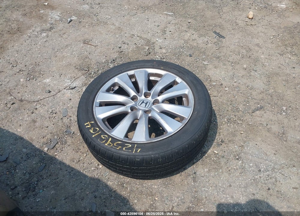 2011 HONDA ACCORD VIN: 1HGCP2F84BA065949
