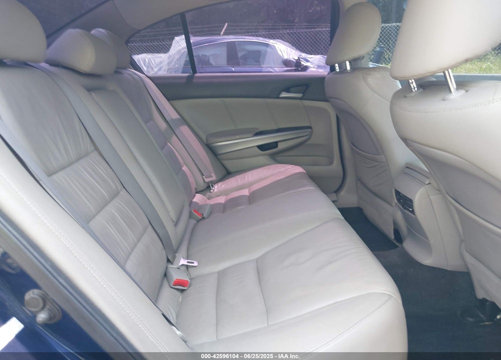 2011 HONDA ACCORD VIN: 1HGCP2F84BA065949