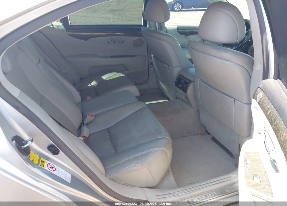 2007 LEXUS LS 460 L VIN: JTHGL46F275006371