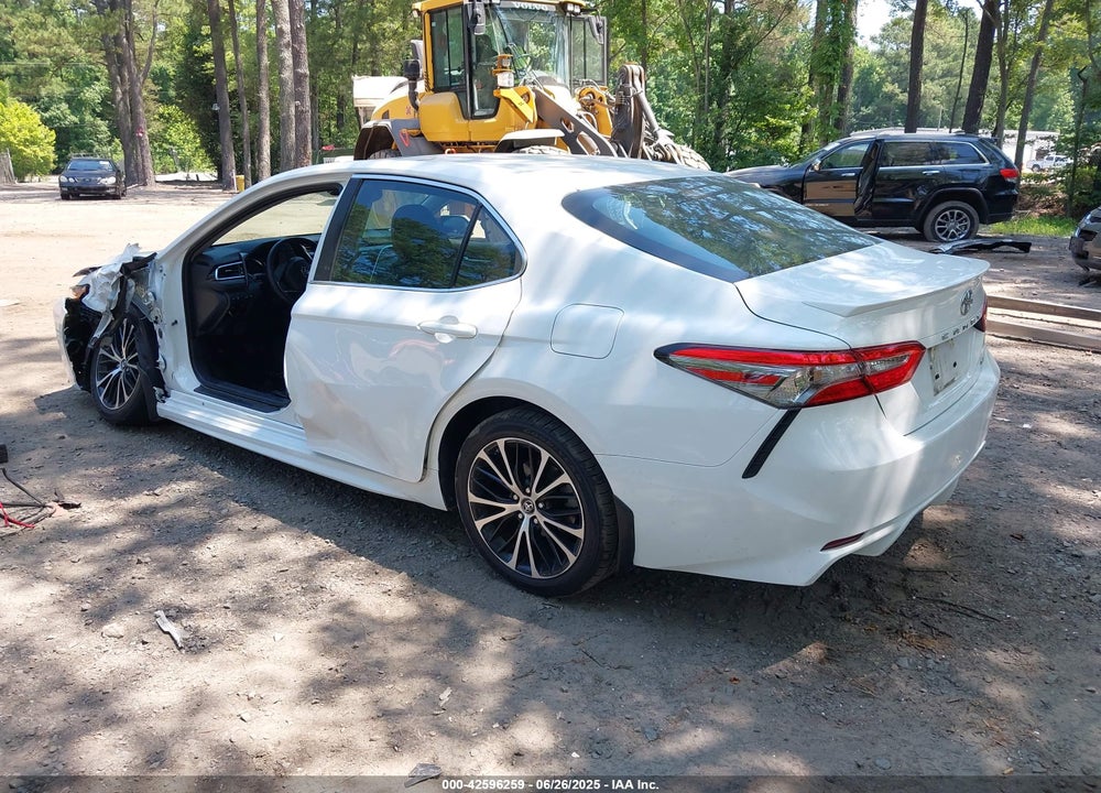 2018 TOYOTA CAMRY VIN: 4T1B11HK0JU630799