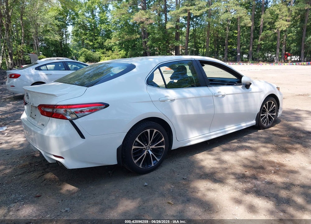 2018 TOYOTA CAMRY VIN: 4T1B11HK0JU630799