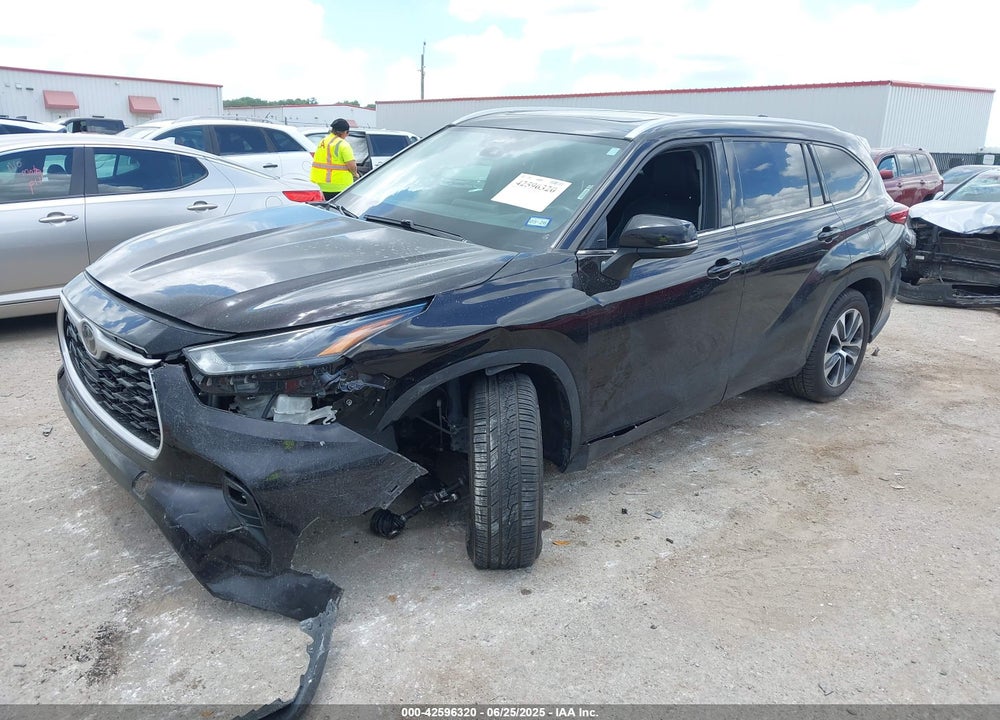 2022 TOYOTA HIGHLANDER VIN: 5TDHZRAH7NS105155